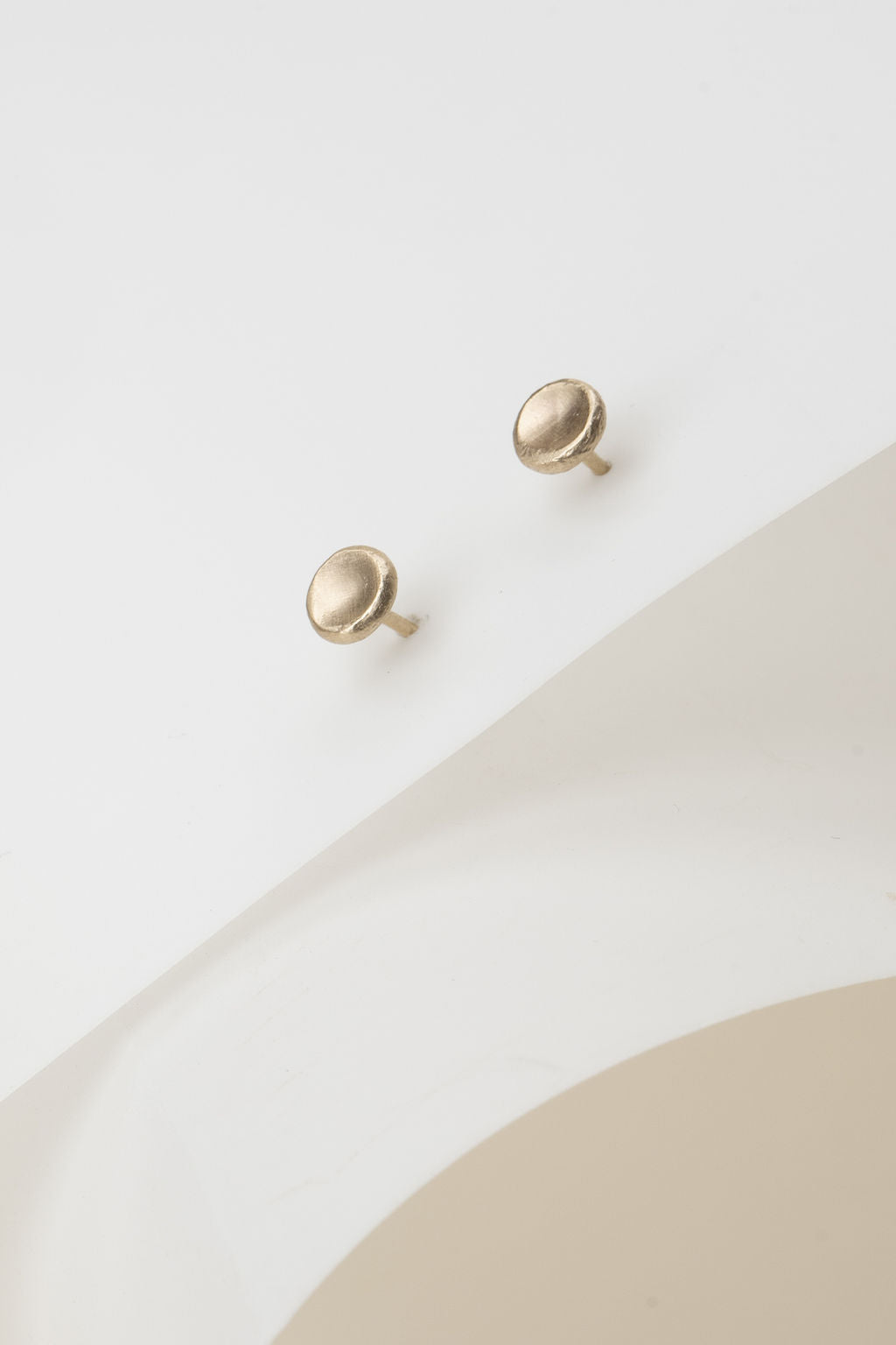 14k gold concave stud earrings