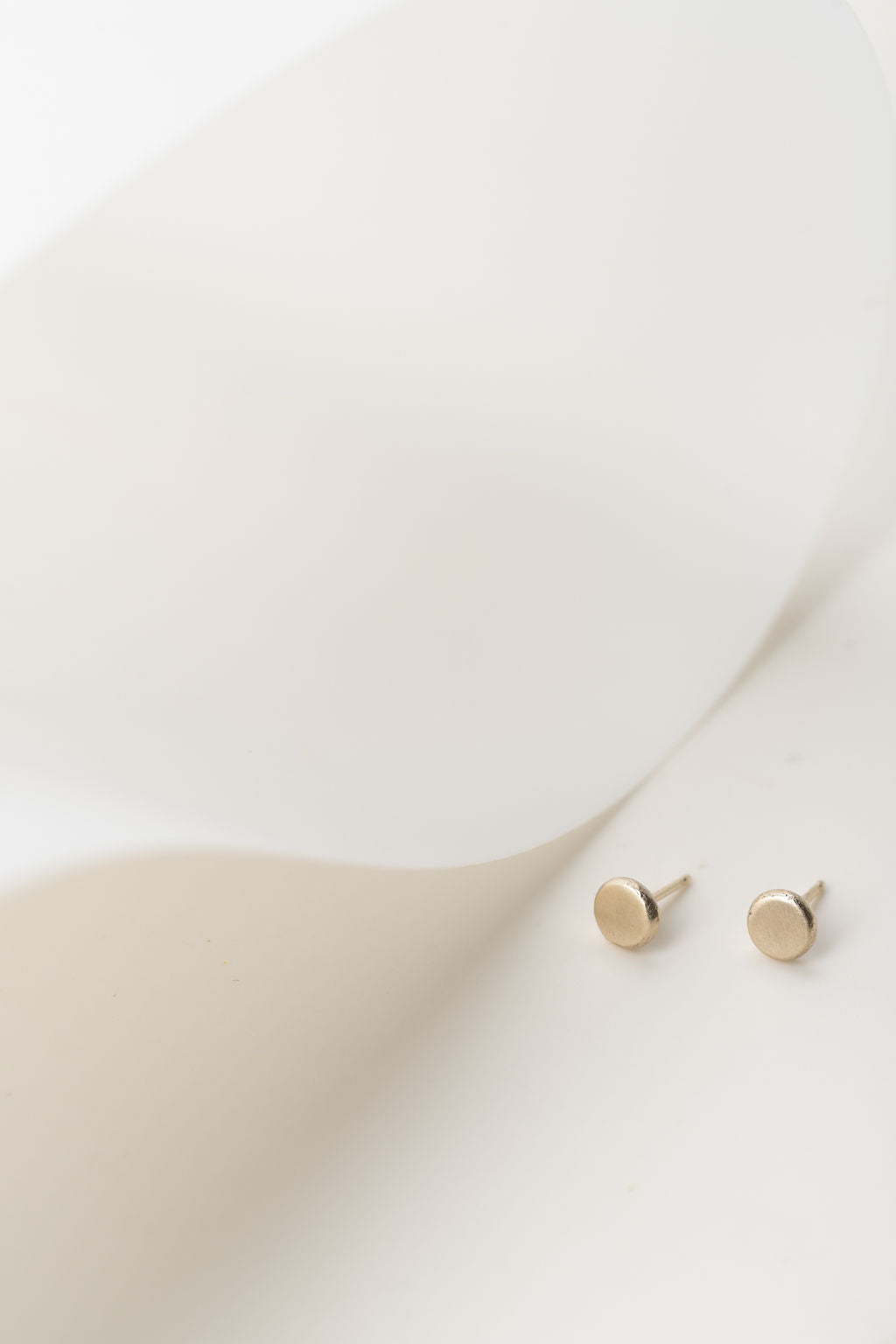 14k gold smash stud earrings