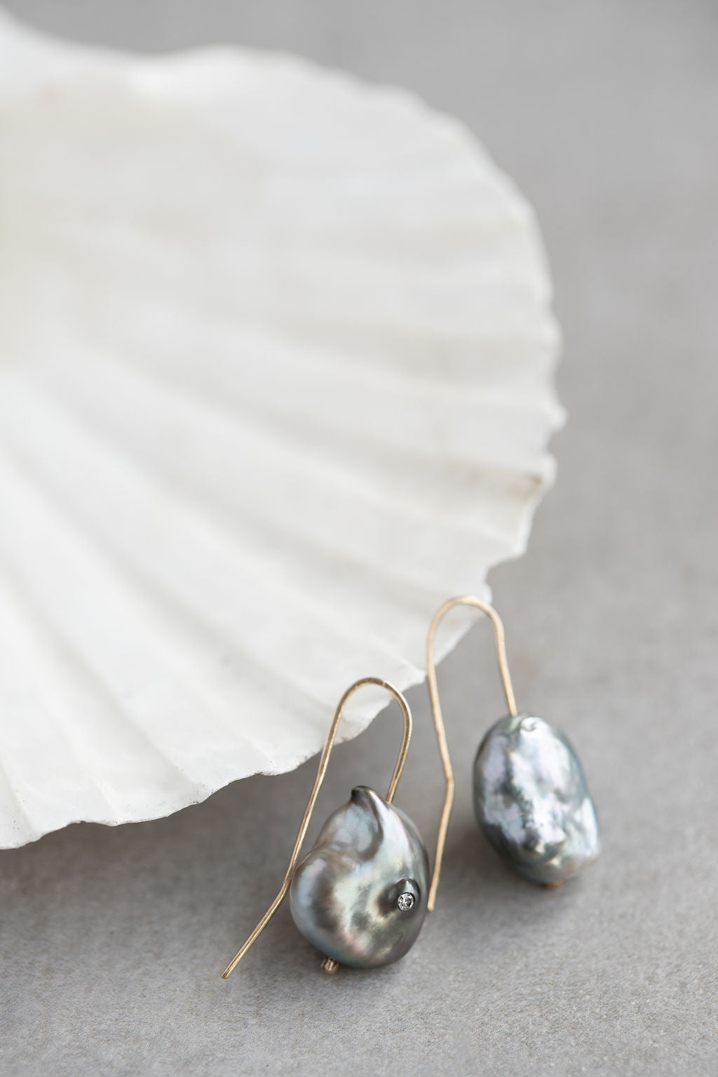 Gray Kashi pearl drop earrings