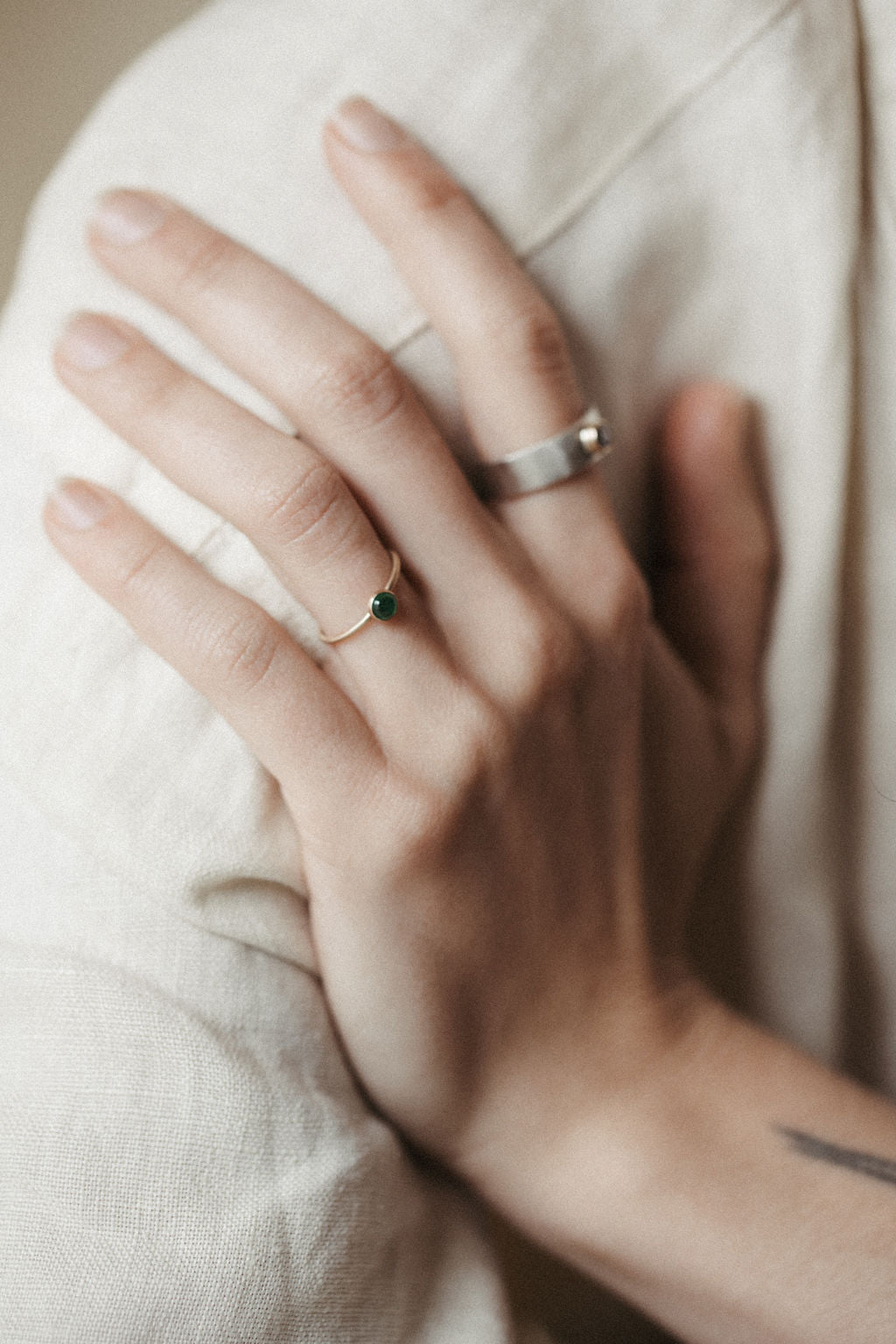 14k gold grey spinel ring