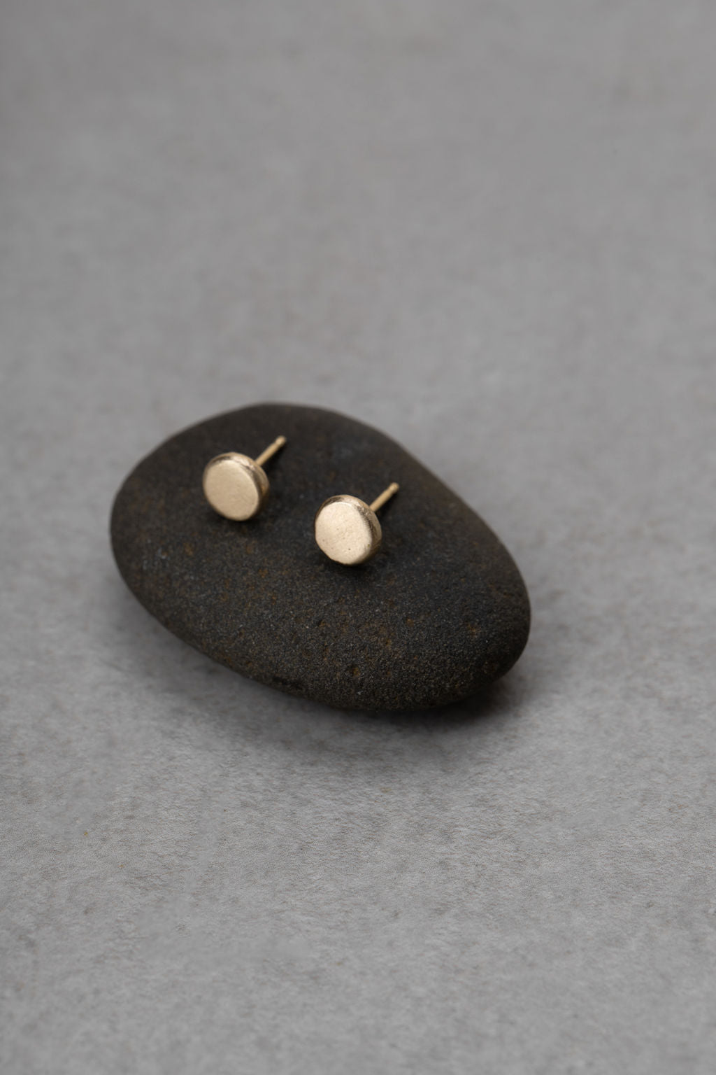 14k gold smash stud earrings